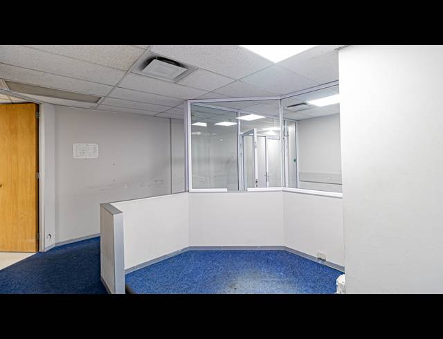 617M² OFFICE TO LET IN FERNDALE